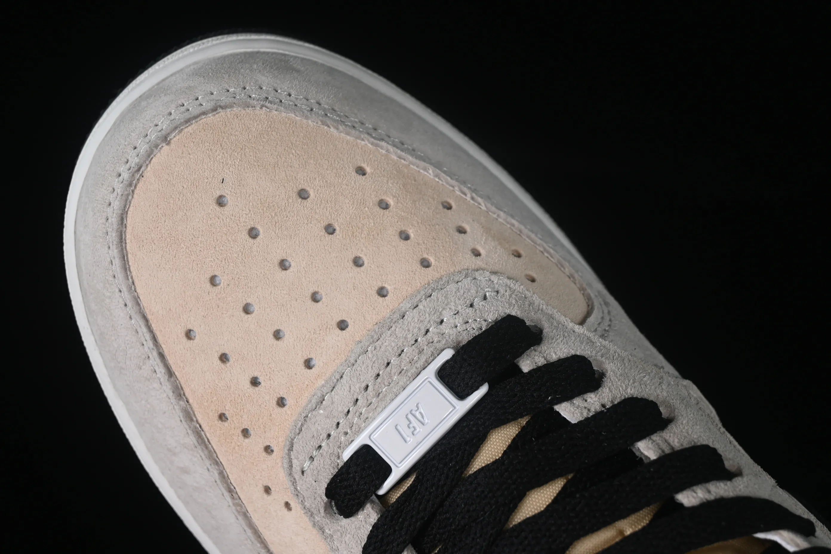 All categories Nk Air Force 1 Air Force series Nk Air Force 1 Mid Air Force mid-top Nk Air Force 1'07 Mid gray black Air Force One mid-top casual sneakers CG9908-106